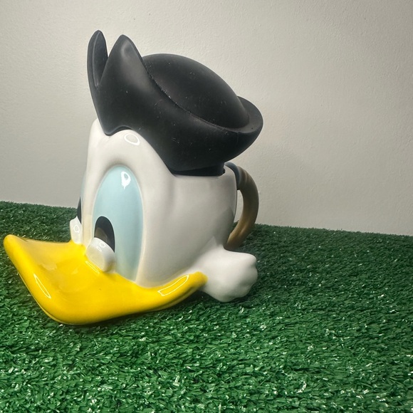 DISNEY PARKS authentic "Donald Duck" mug for juice, coffee or other beverages - Picture 1 of 11
